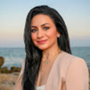 Meet your Posher, Maya khalidi